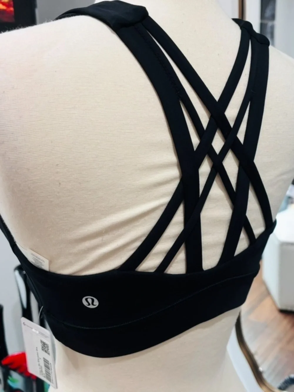 Lululemon Free To Be Elevated *Light Support DD Cup Black